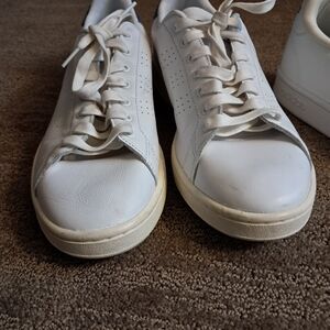 Classic White Men's ADIDAS  Leather Sneakers. SIZE 10
